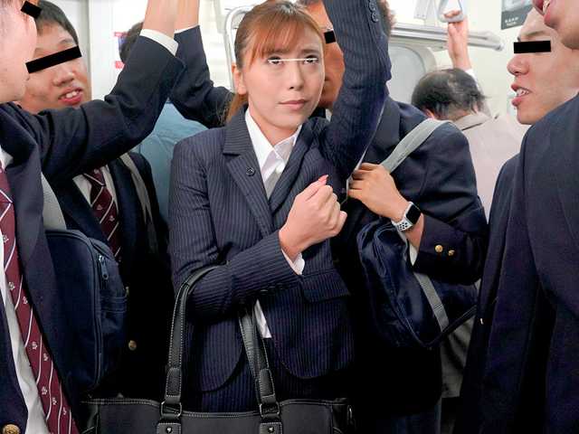 満員電車で男子-4