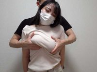 天然巨乳揉みしだき！ブラの上からノーブラで生乳堪能